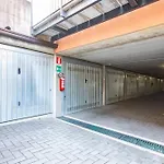 Getaway - Central, Nearby - Parking & Private Garden Apartment *