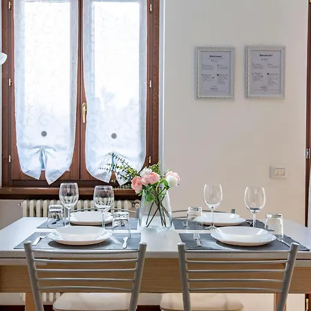 Getaway - Central, Nearby - Parking & Private Garden *