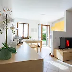 Appartement Getaway - Central, Nearby - Parking & Private Garden Mandello del Lario