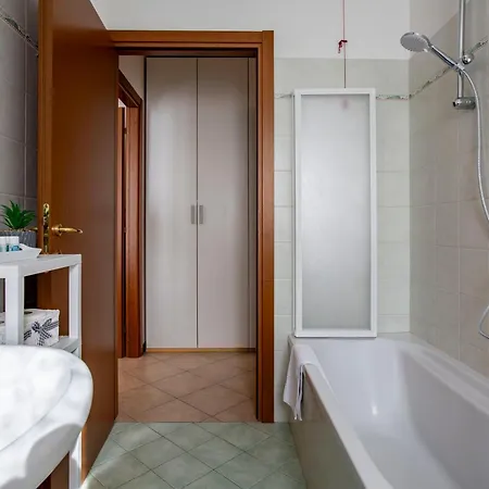 Appartamento Getaway - Central, Nearby - Parking & Private Garden