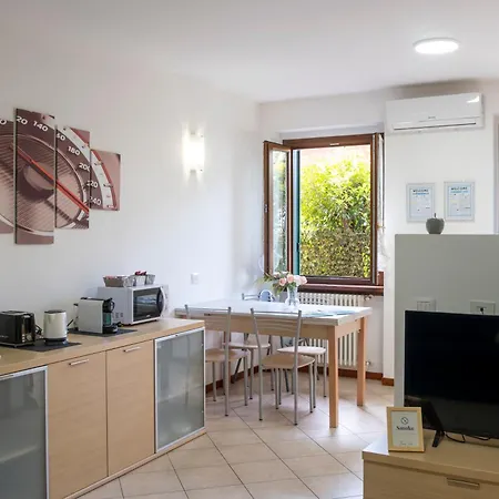 Getaway - Central, Nearby - Parking & Private Garden Mandello del Lario