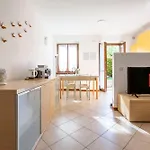 Getaway - Central, Nearby - Parking & Private Garden Daire *