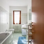 Daire Getaway - Central, Nearby - Parking & Private Garden Mandello del Lario