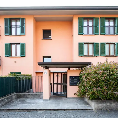 Getaway - Central, Nearby - Parking & Private Garden Daire