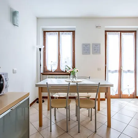 Apartment Getaway - Central, Nearby - Parking & Private Garden Mandello del Lario