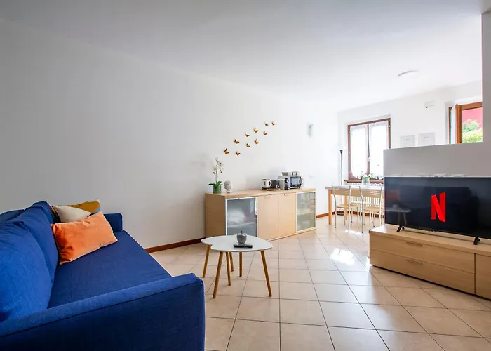 - Lakeside Bliss - Pet Friendly Apartment