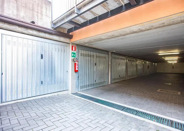 - Lakeside Bliss - Pet Friendly Apartment *