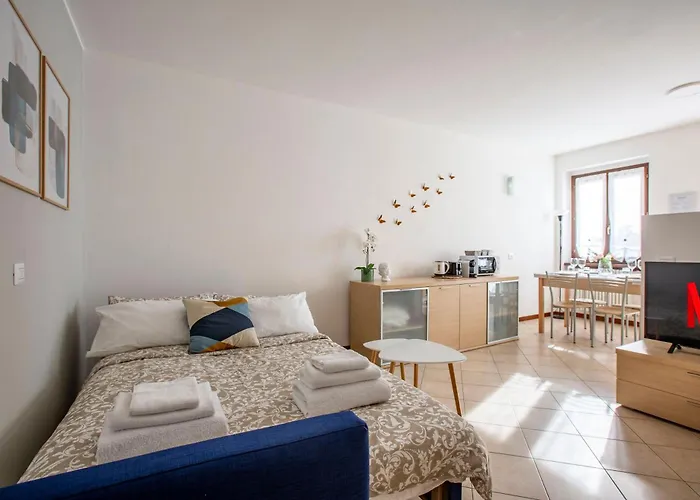 Apartamento Getaway - Cozy Garden Near The Mandello del Lario